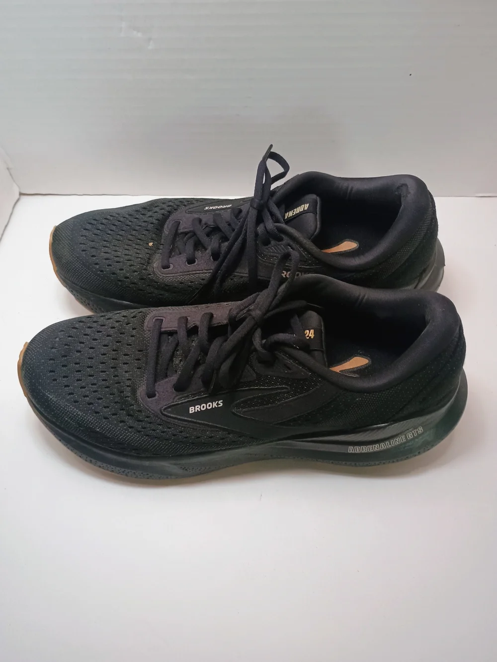 Brooks Adrenaline GTS  Running Shoes Sneakers Size 11